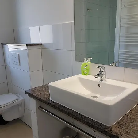 Geele Hus 6 بوسم