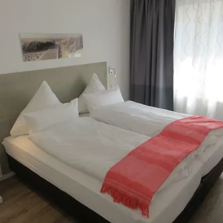 Geele Hus 6 *