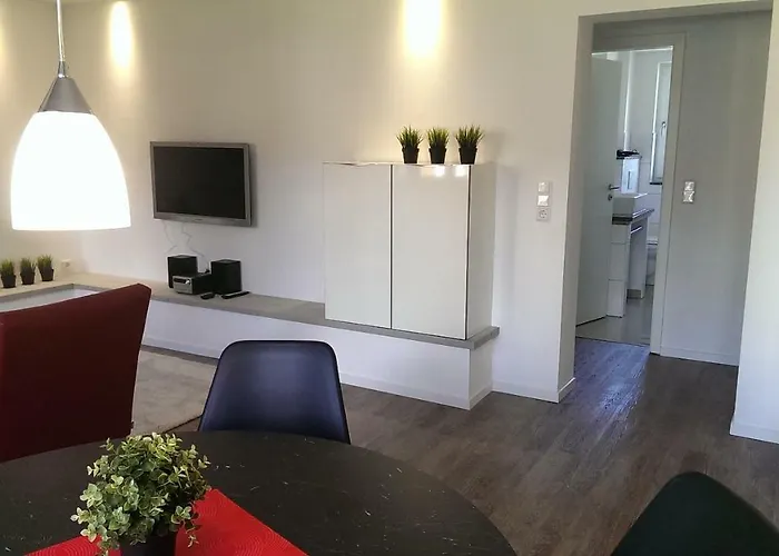 Geele Hus 6 *